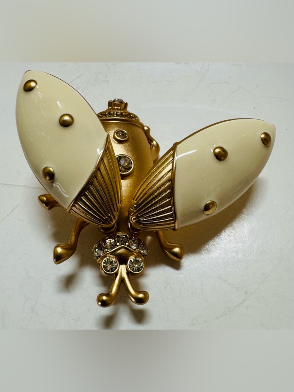 Chico’s Bumble Bee gold tone Enamel Brooch - Picture 8 of 8